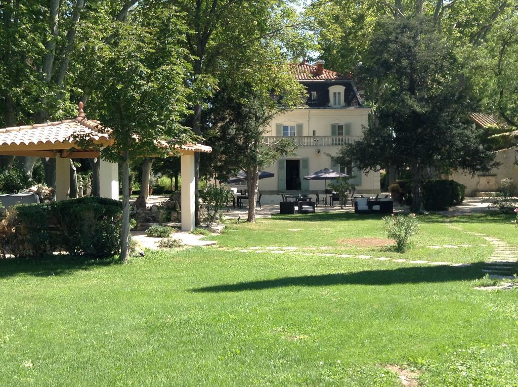 Hostellerie Les Frenes Avignon Eksteriør billede