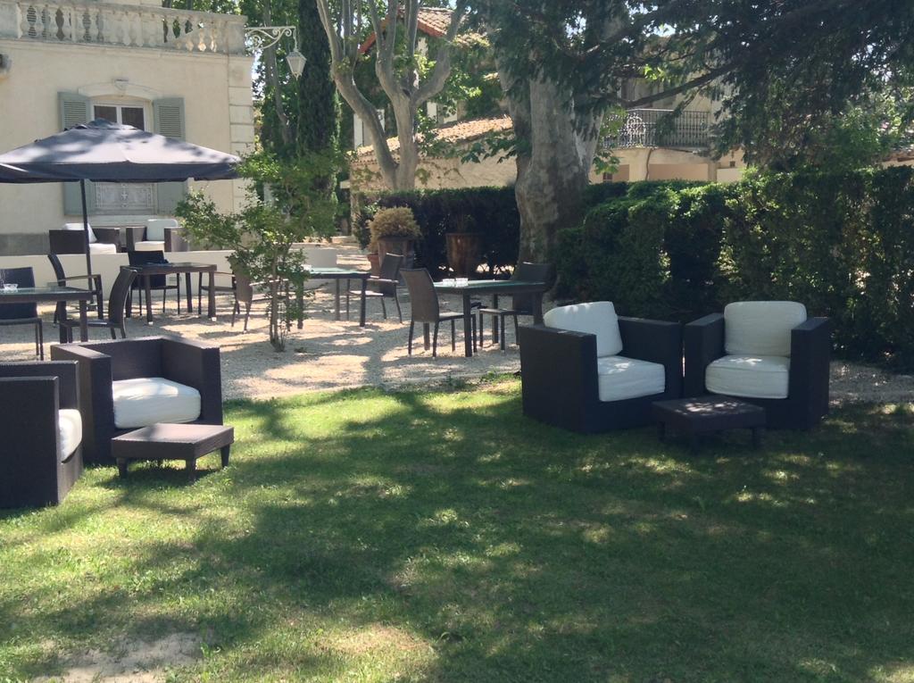 Hostellerie Les Frenes Avignon Eksteriør billede