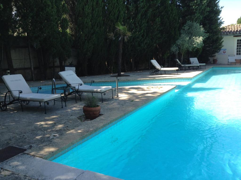Hostellerie Les Frenes Avignon Eksteriør billede