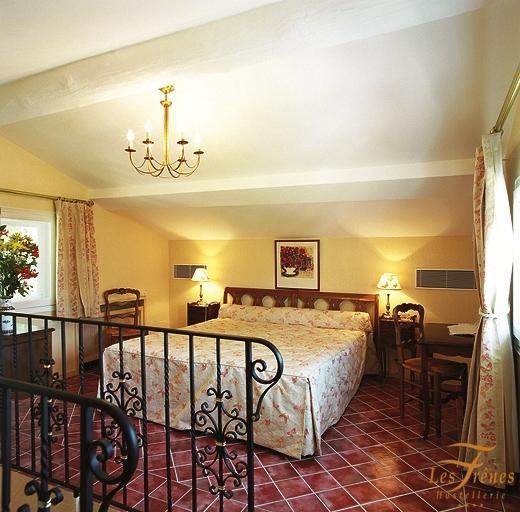 Hostellerie Les Frenes Avignon Værelse billede